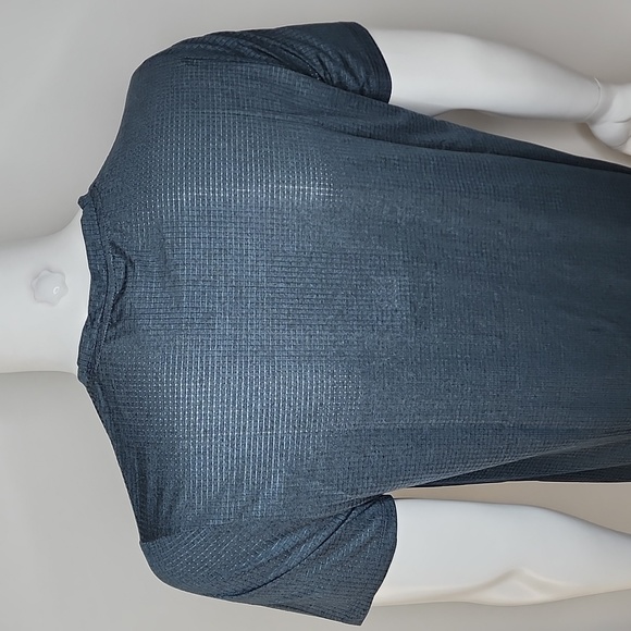 SPYDER ACTIVE MEN'S LARGE TSHIRT, CHARCOAL COLOR - Picture 4 of 9